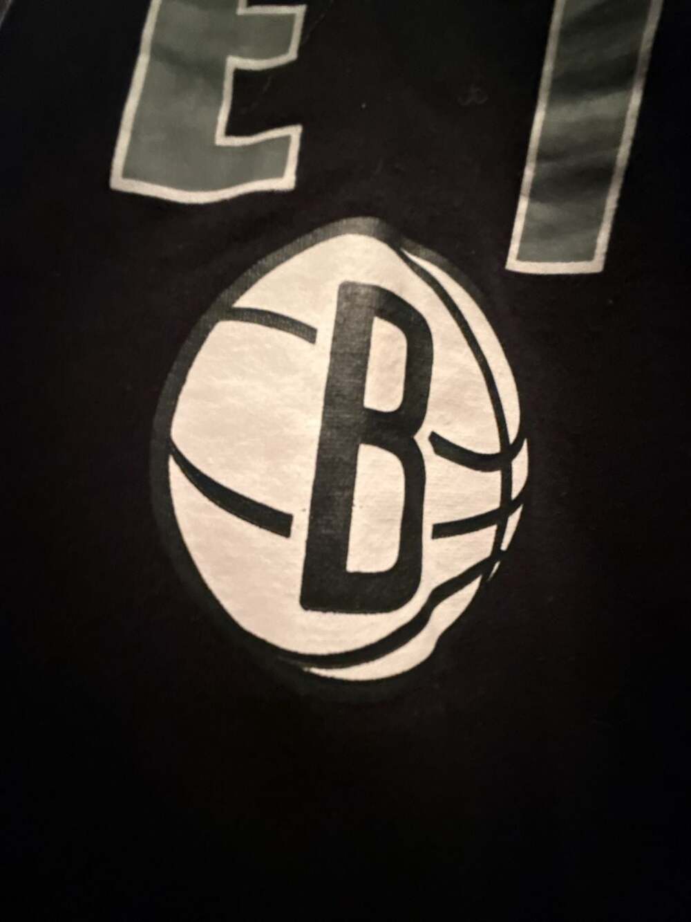 Tommy Jeans Brooklyn Nets NBA Colorblock Raw Hem Cropped Sweatshirt - Picture 5 of 7